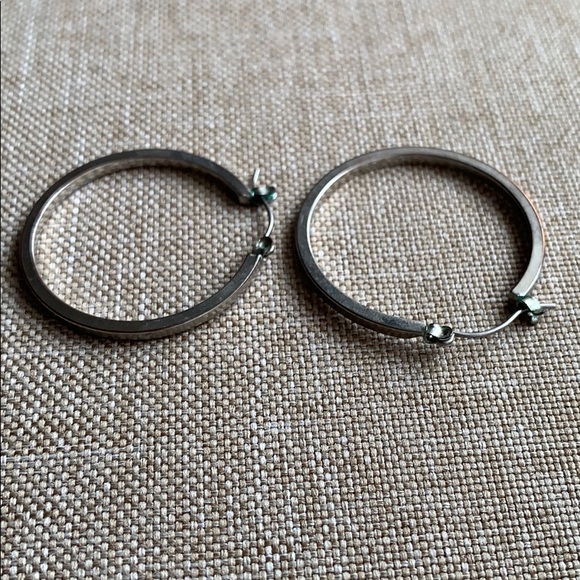 Simple Express Hoops - Picture 4 of 5